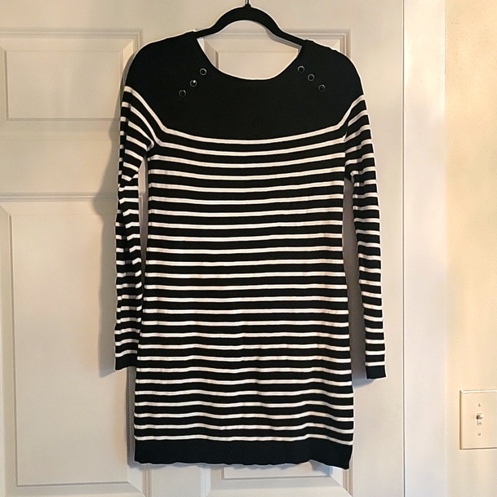 Black striped sweater M